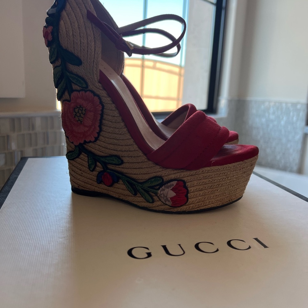 Gucci floral wedge heel size 36 - Picture 7 of 8
